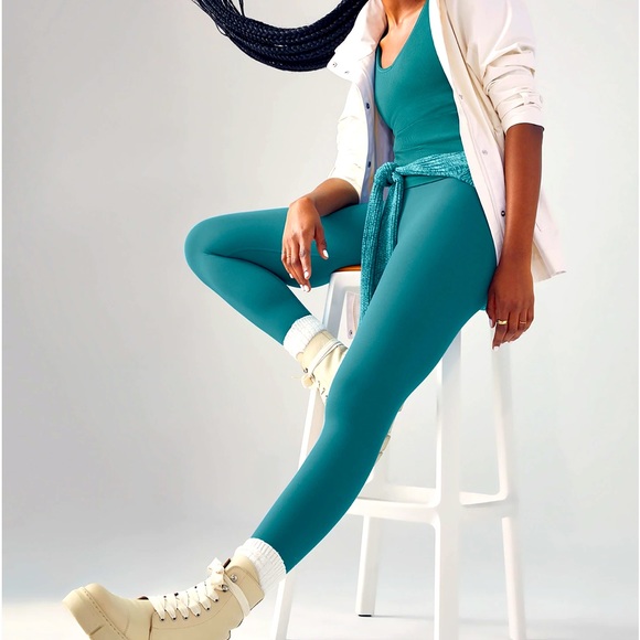 Athleta Pants - Athleta transcend 7/8 tight legging